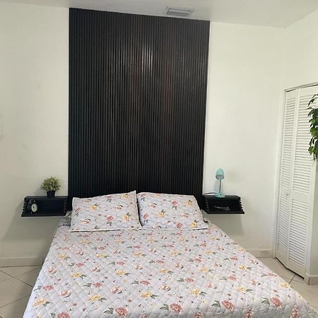 Private Suite Next To Calle Ocho Miami Exterior photo