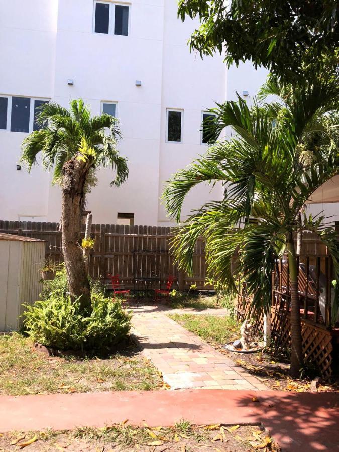 Private Suite Next To Calle Ocho Miami Exterior photo