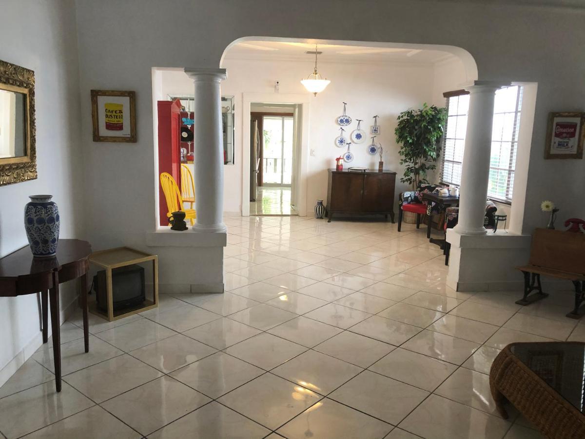 Private Suite Next To Calle Ocho Miami Exterior photo