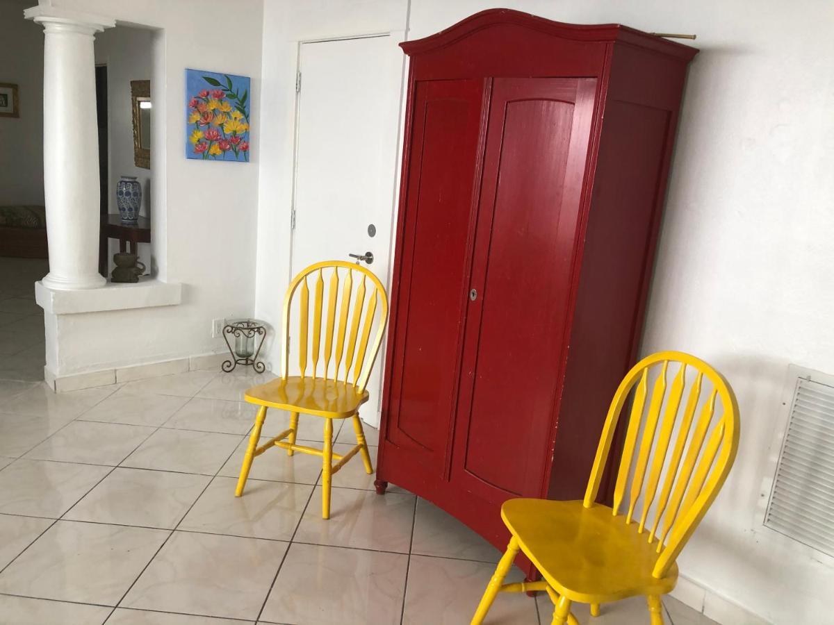 Private Suite Next To Calle Ocho Miami Exterior photo