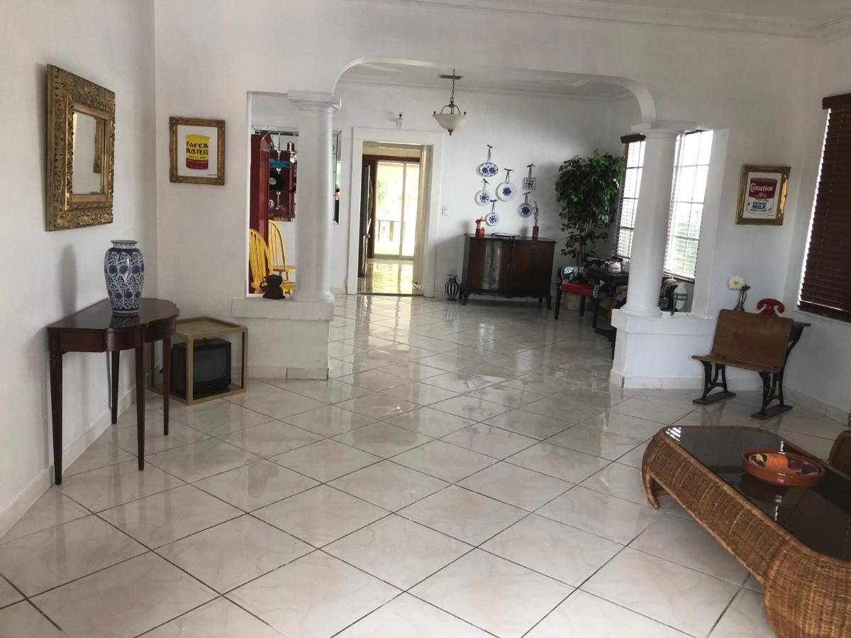 Private Suite Next To Calle Ocho Miami Exterior photo