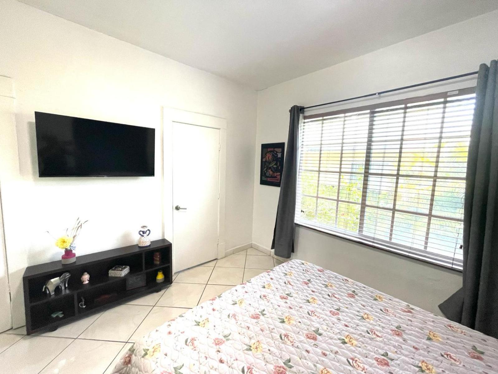 Private Suite Next To Calle Ocho Miami Exterior photo