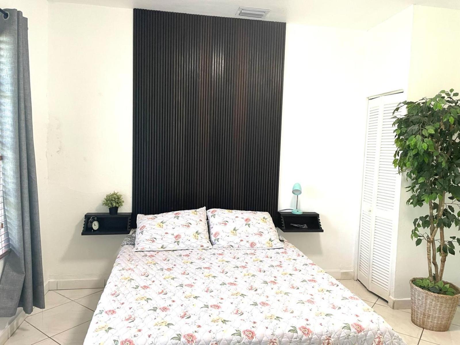 Private Suite Next To Calle Ocho Miami Exterior photo